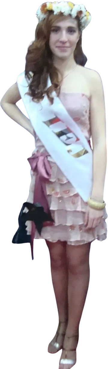 Bárbara Salgueiro com a coroa de flores e a faixa do concurso de misses.